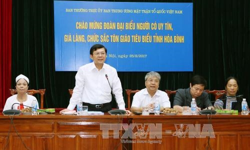 Phát huy vai trò của người có uy tín trong cộng đồng